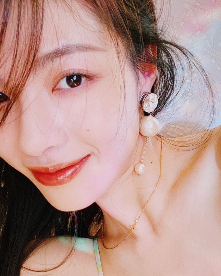Elaine-Zhong-750x936